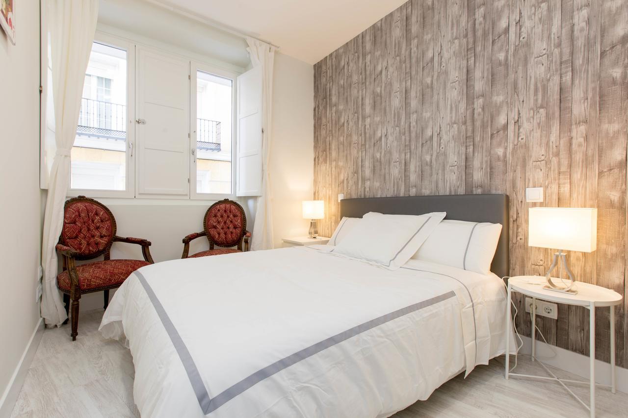 Bookinmadrid Com - Cascorro Sq 18 Pax Daire Dış mekan fotoğraf